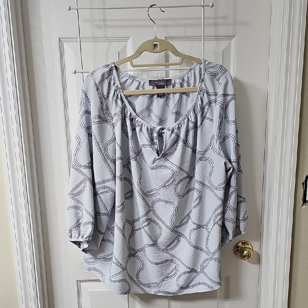 Olivia & Martin Elegant Women's Blouse - White and Gray Pattern Size 2X